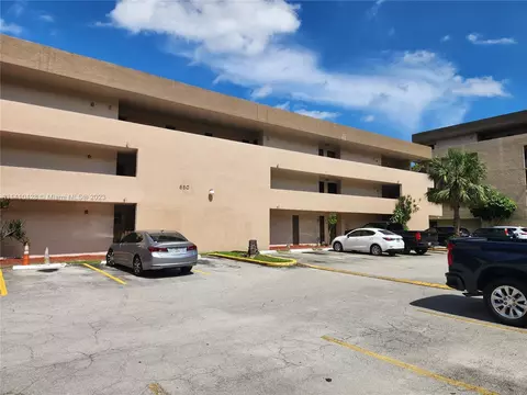 850 NW 87th Ave #206, Miami, FL 33172
