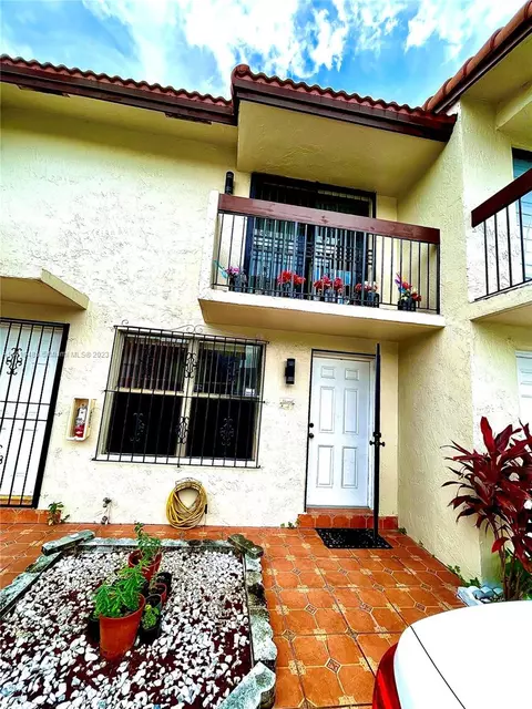 2079 W 54th Ter #29, Hialeah, FL 33016