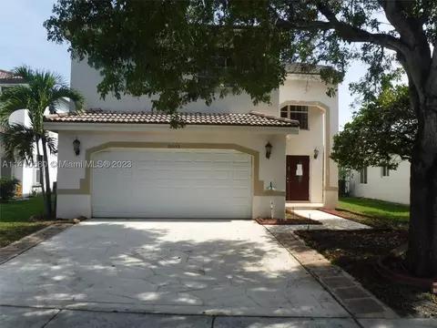 10553 SW 13th Ct, Pembroke Pines, FL 33025