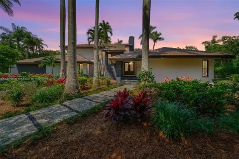 10205 SW 68th Ct, Pinecrest, FL 33156