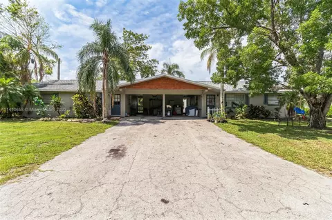 1327072 Orange River Blvd, Fort Myers, FL 33905