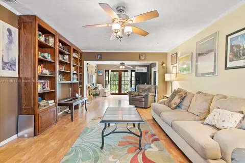 3120 SW 16th St, Fort Lauderdale, FL 33312