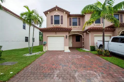3357 SE 1st St Apt, Homestead, FL 33033