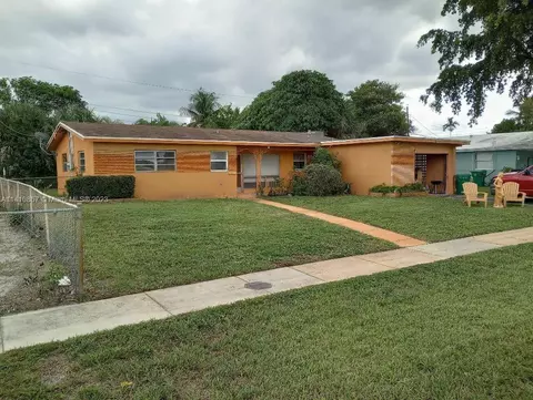 3850 NW 6th St, Lauderhill, FL 33311