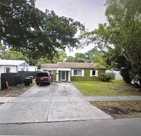1215 NE 133rd St, North Miami, FL 33161