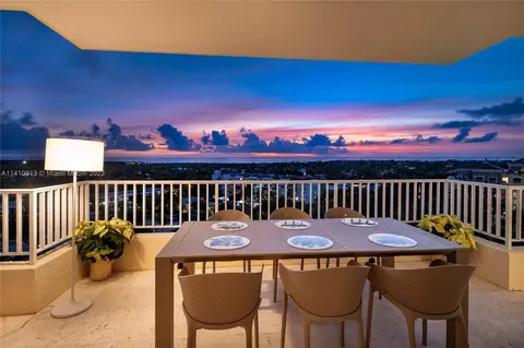789 Crandon Blvd #902, Key Biscayne, FL 33149