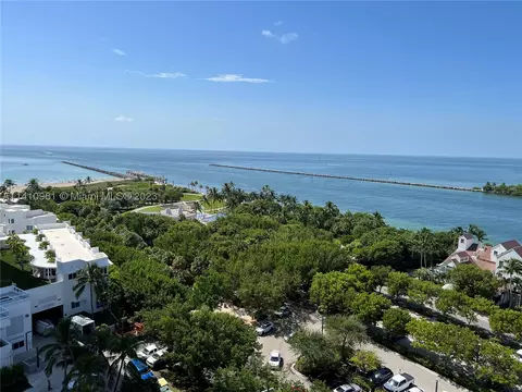 400 S Pointe Dr #1404, Miami Beach, FL 33139