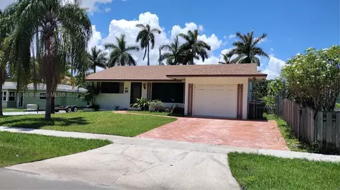 641 NE 2nd St, Dania Beach, FL 33004
