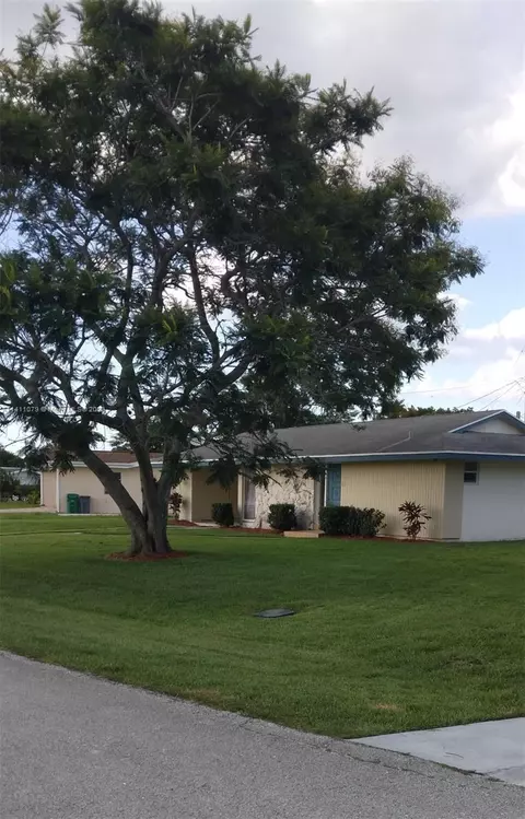 215 SE Camino St, Port Saint Lucie, FL 34952