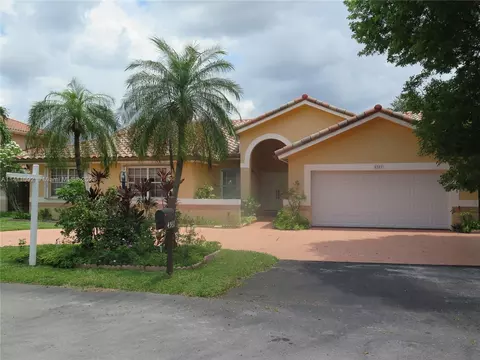 4561 SW 149th Ct, Miami, FL 33185