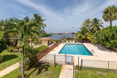 720 N Dixie Hwy #205, Lantana, FL 33462