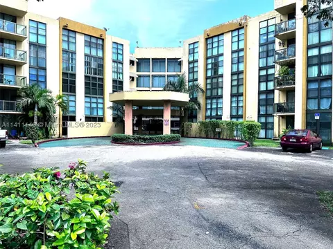 11750 SW 18th St #112-1, Miami, FL 33175