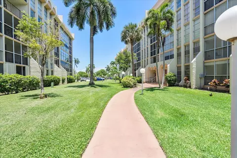 851 Three Islands Blvd #518, Hallandale Beach, FL 33009