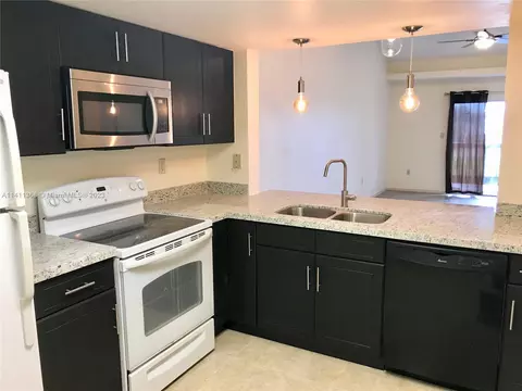 485 SW 113th Way #485, Pembroke Pines, FL 33025