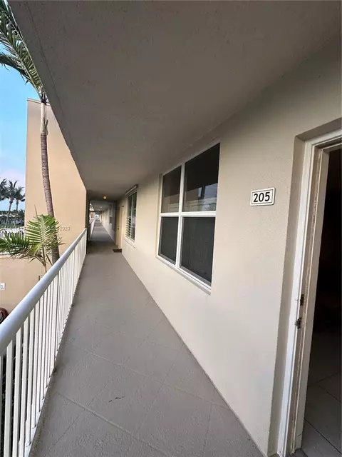 2565 S Ocean Blvd #2050, Palm Beach, FL 33480