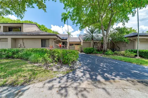 9425 Chelsea Dr S #203, Plantation, FL 33324