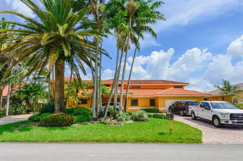 7015 N Augusta Dr, Hialeah, FL 33015