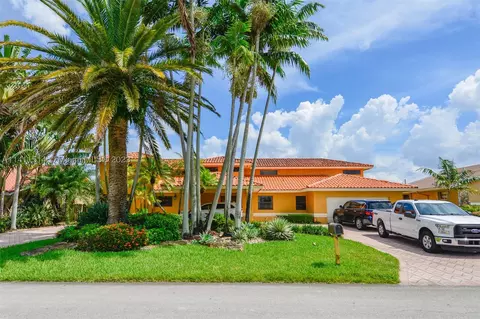 7015 N Augusta Dr, Hialeah, FL 33015 photo 1