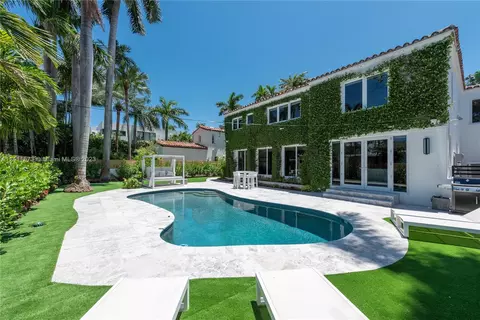 5715 N Bay Rd, Miami Beach, FL 33140