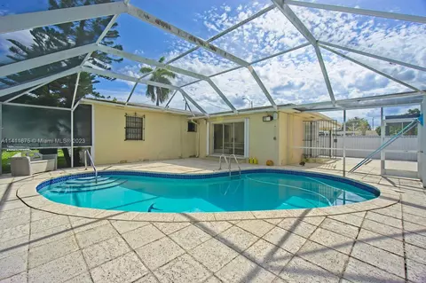 255 E 18 St, Hialeah, FL 33010 photo 17