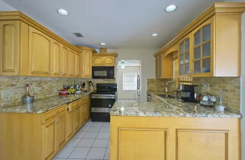 255 E 18 St, Hialeah, FL 33010 photo 7
