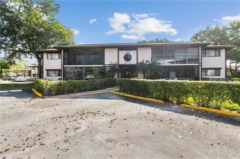 9604 S Belfort Cir #205, Tamarac, FL 33321