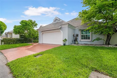 9945 NW 47th Ter, Doral, FL 33178