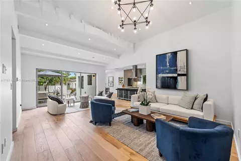 5956 Pine Tree Dr, Miami Beach, FL 33140