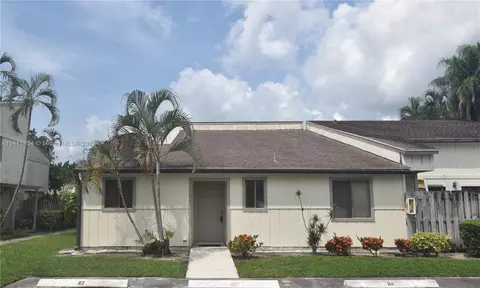 11884 Sturbridge Ln, Wellington, FL 33414