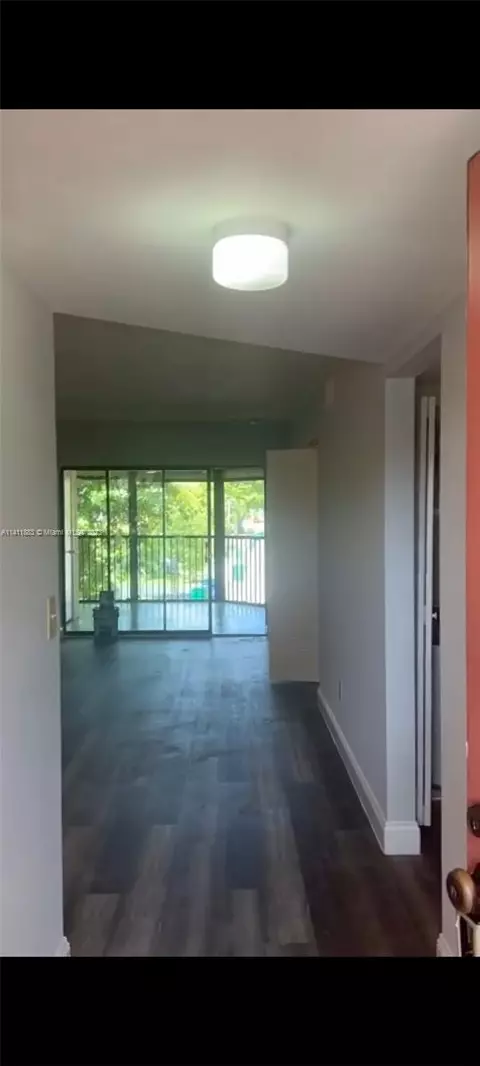 3410 Foxcroft Rd #207, Miramar, FL 33025