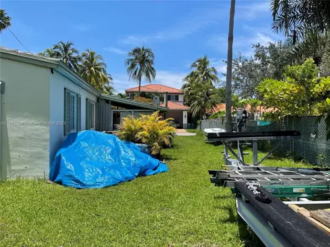110 Hampton Ln, Key Biscayne, FL 33149 photo 3