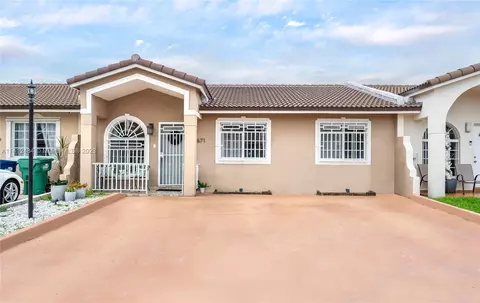 7671 NW 181st St, Hialeah, FL 33015