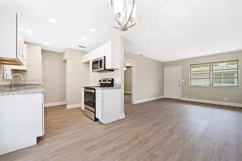 2730 Taylor St #4, Hollywood, FL 33020