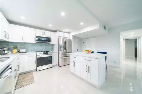 3800 S Ocean Dr #621, Hollywood, FL 33019