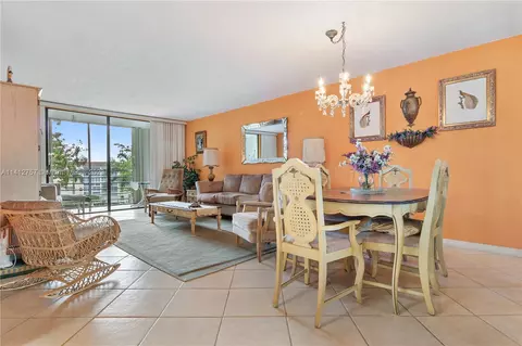 2801 Somerset Dr #402, Lauderdale Lakes, FL 33311