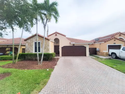 9942 NW 10th Ter, Miami, FL 33172
