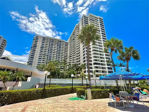 2500 Parkview Dr #510, Hallandale Beach, FL 33009