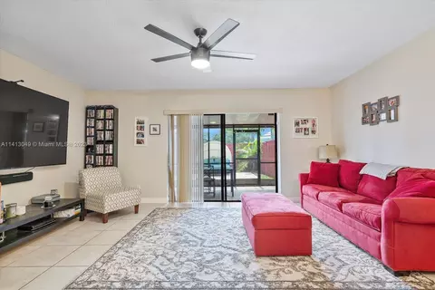 359 NW 103rd Ter #359, Pembroke Pines, FL 33026