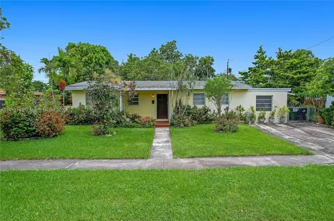8930 SW 21st St, Miami, FL 33165