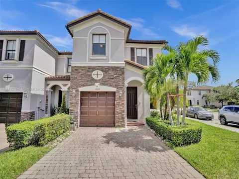 11625 NW 87th Ln, Doral, FL 33178