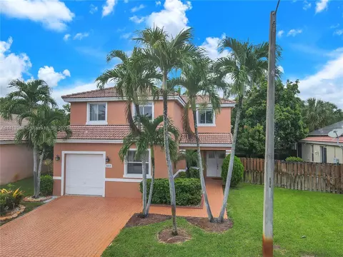 10313 SW 16th St, Pembroke Pines, FL 33025
