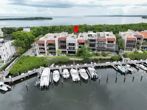 5962 Paradise Point Dr #5962, Palmetto Bay, FL 33157