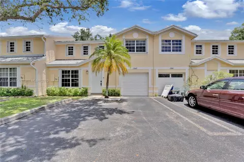 12147 SW 50th Pl, Cooper City, FL 33330