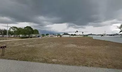 1810 NW 20 St, Cape Coral, FL 33993
