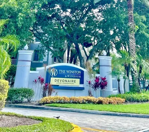 711 SW 111th Way #304, Pembroke Pines, FL 33025
