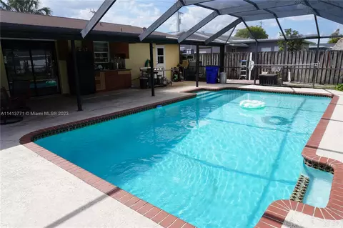 974 W River Dr, Margate, FL 33063