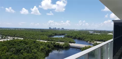 16385 Biscayne Blvd #1420, North Miami Beach, FL 33160
