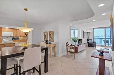 2333 Brickell Ave #2403, Miami, FL 33129