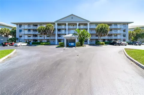 1512 Whitehall Dr #105, Davie, FL 33324
