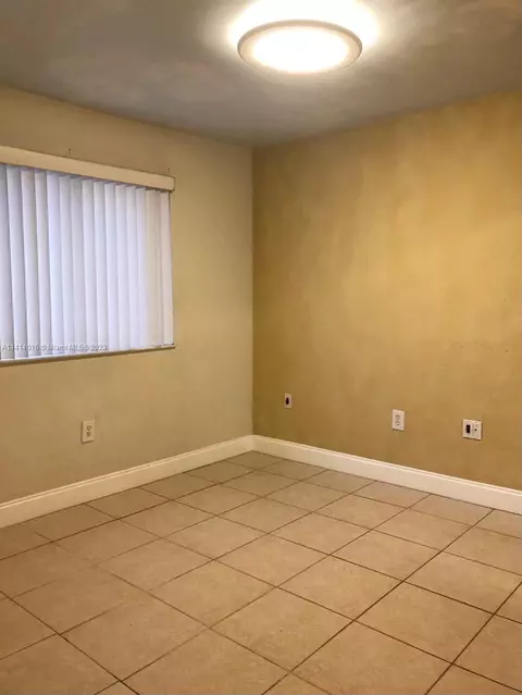437 SW 7th St #202, Miami, FL 33130